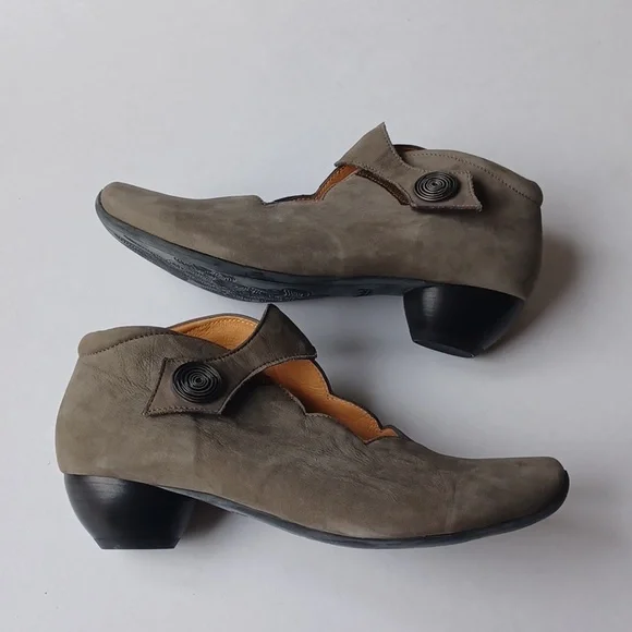 Think Aida Court Shoes Pumps Mary Jane Suede Leather SZ 39 Gray Taupe - Picture 7 of 16